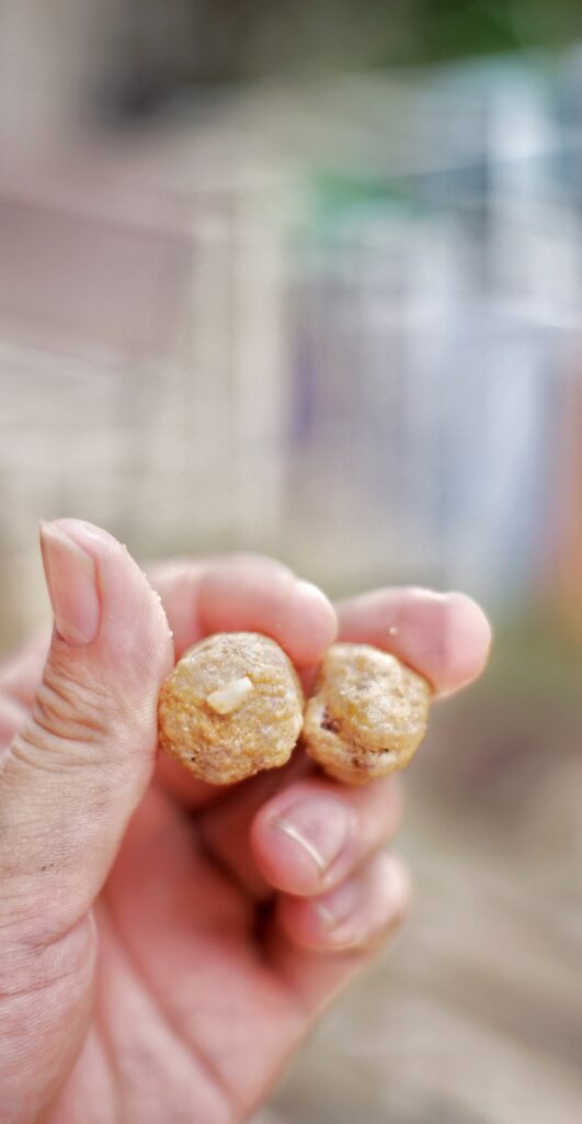 Tekstur dari YAVA Krispi Puffs Mente Manis